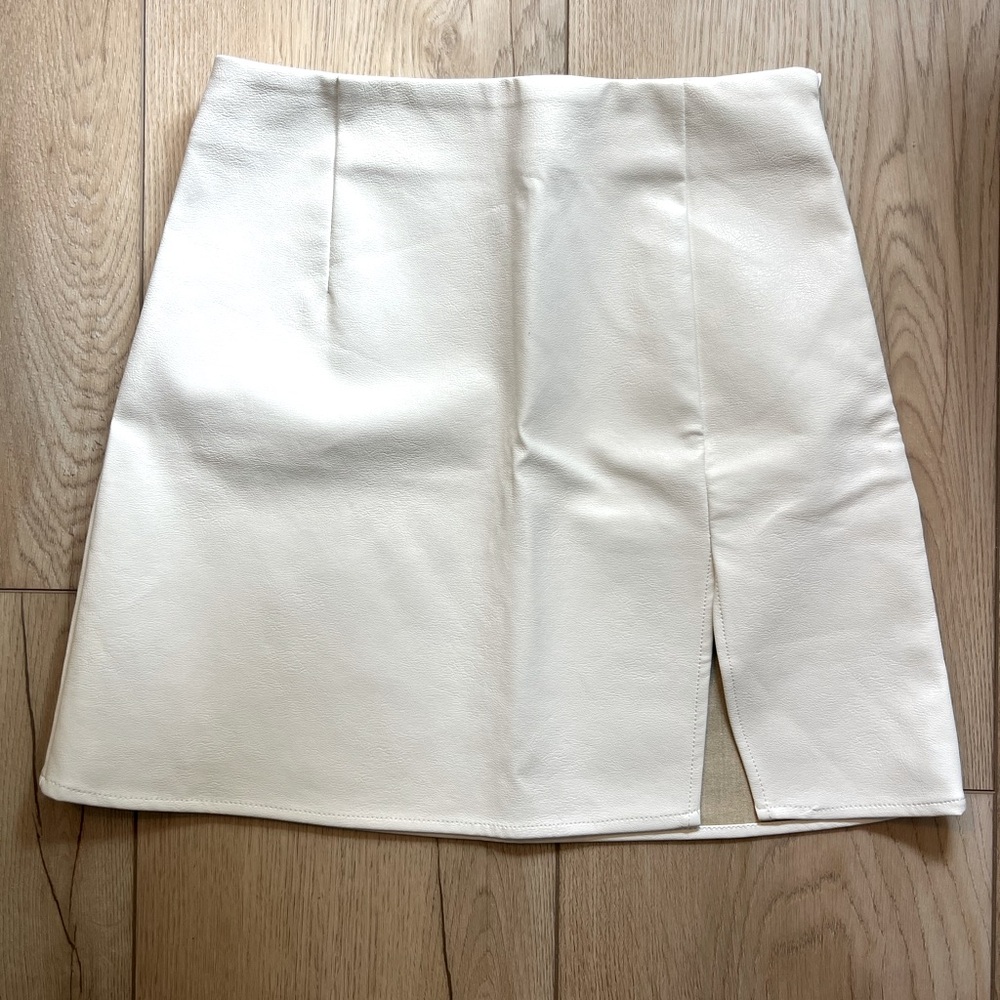 Elegant White Women's Skirt